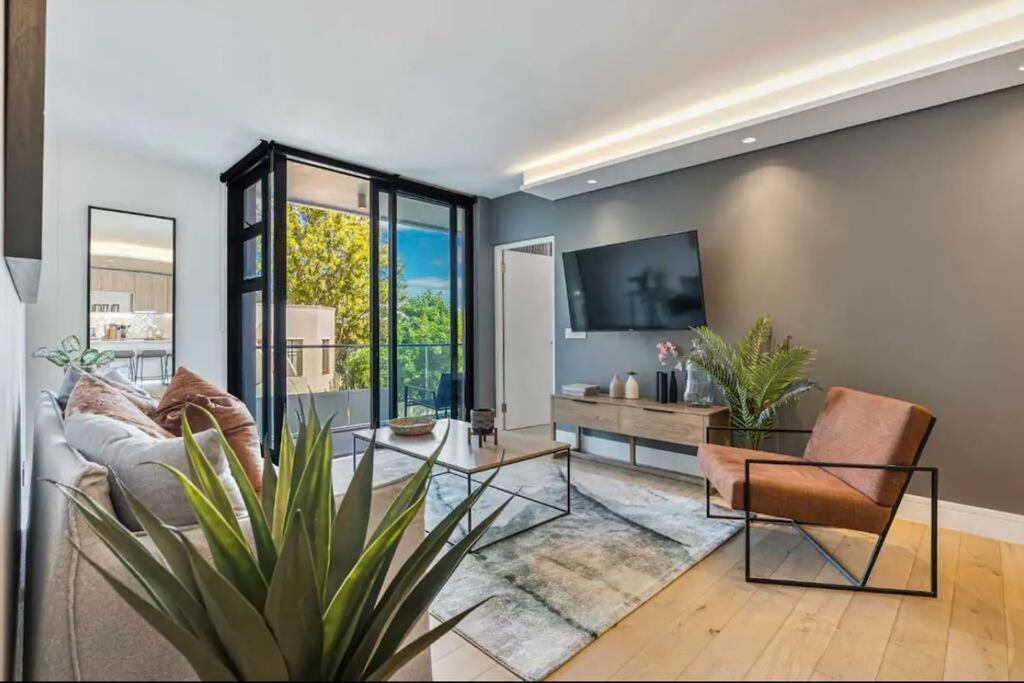 Apartment In Sea Point Cape Town