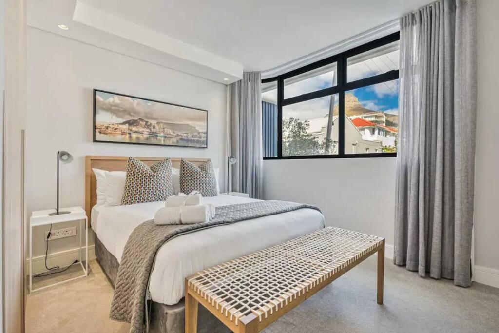 In Sea Point Apartment