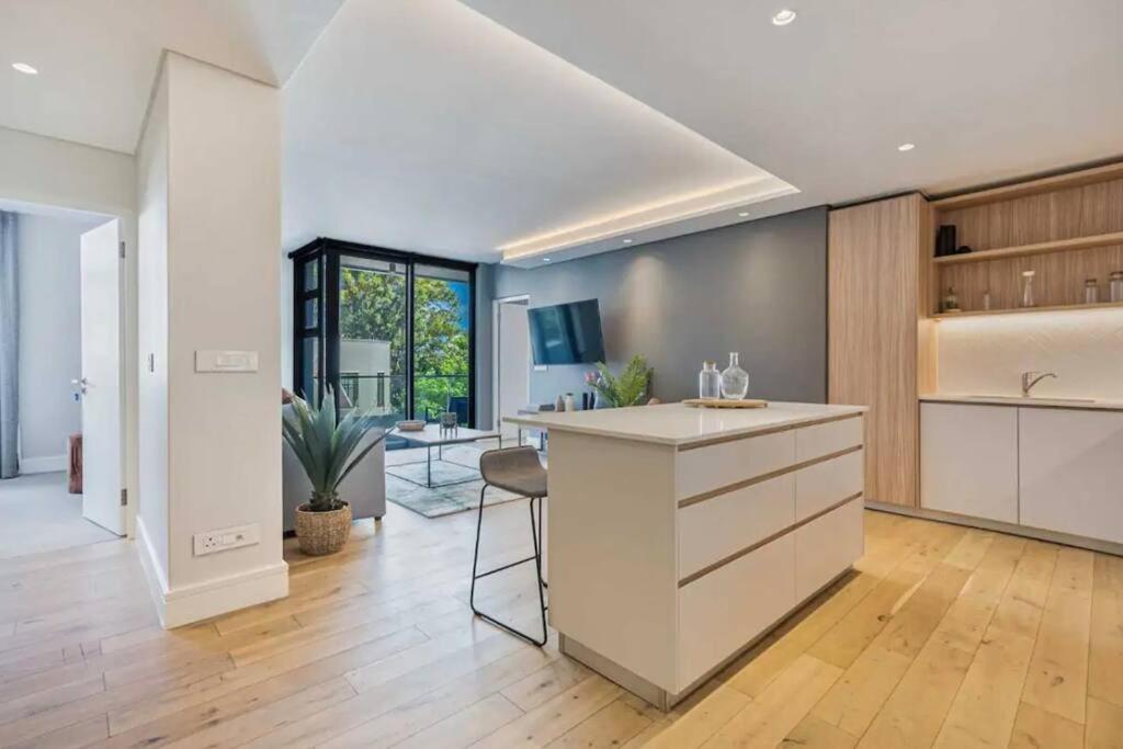 Apartment In Sea Point Cape Town